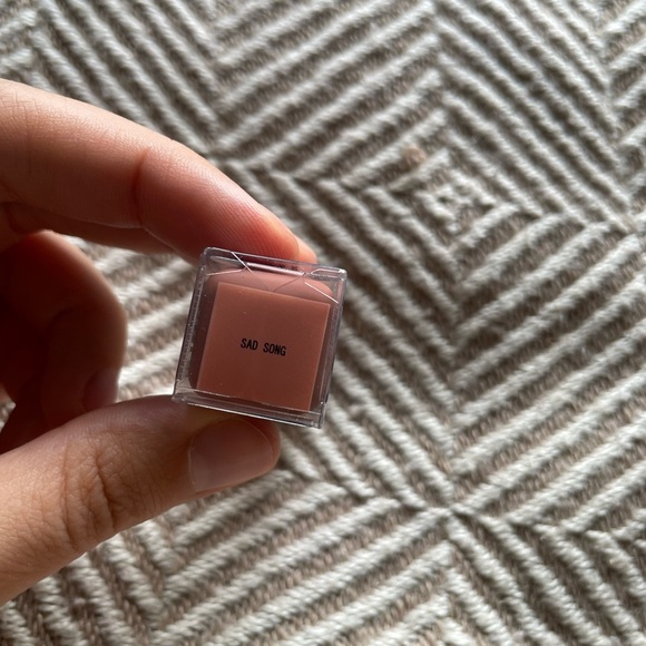 About-face  Paint-it Matte Lip Color Colour: SAD SONG - Picture 5 of 7